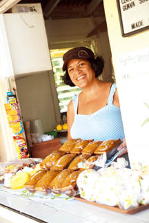 banana-bread-crawl-on-the-road-to-hana-maui