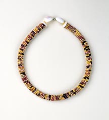 shell-lei-from-niihau-hawaii-contains-history